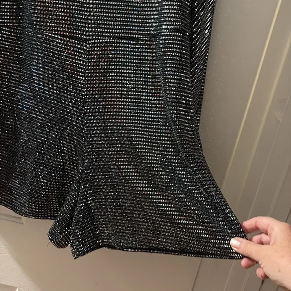 Boohoo NWT Sequin Extreme Flare Sleeve Playsuit Silver size 10 - Picture 4 of 6